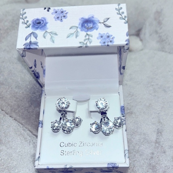 Cubic zirconia earrings, back of the post has three crystals on it - Picture 1 of 6